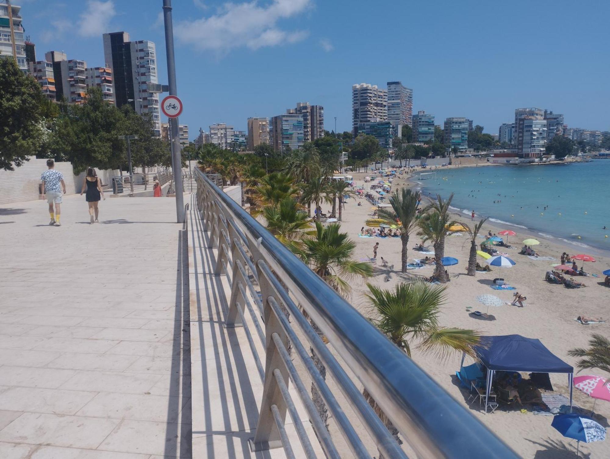 A 50 Metros Del Mar Y En 2 Paradas De Bus Estas En El Centro De Alicante Bagian luar foto